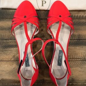 SJP meteor sneaker as 7.5 US; 8 Euro. Like new